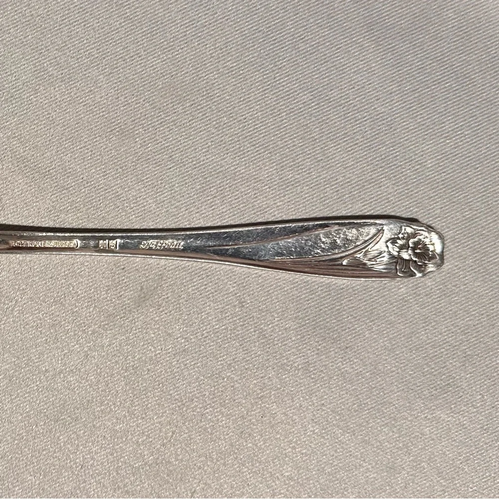 50s Silver-plated Daffodil Pattern Cutlery Set 12 in Wooden Case
